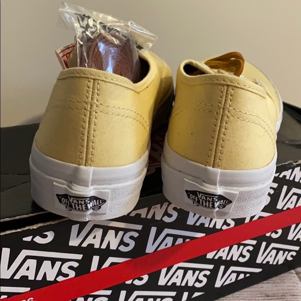 BRAND NEW VANS Yellow Authentic Slim Sz 5 - Picture 4 of 6